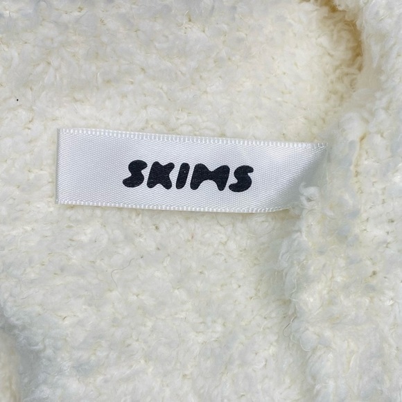 SKIMS Cozy Knit Boucle Tank Top - Picture 6 of 8